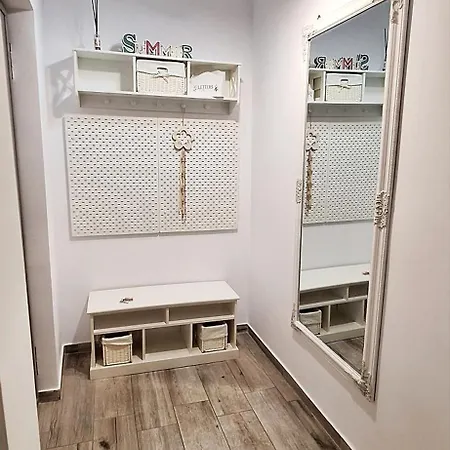 Apartament Cezar Faleza-nord Constanta-plaja Reyna *