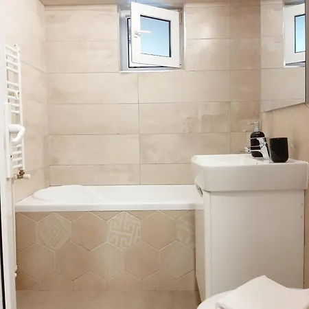 Cezar Faleza-nord Constanta-plaja Reyna Apartament