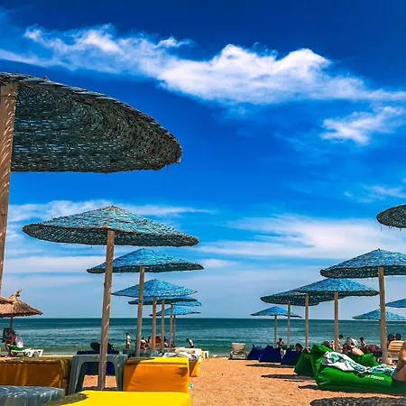Cezar Faleza-nord Constanta-plaja Reyna Apartment